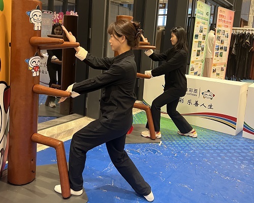 我校队员在训练中.jpg 我校队员在训练中.jpg
