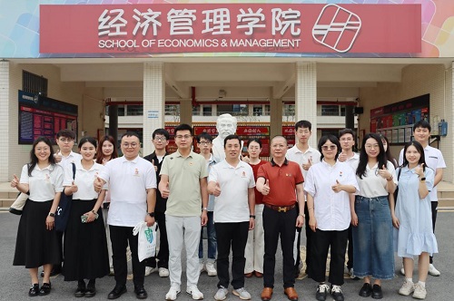 合影留念.jpg 合影留念.jpg