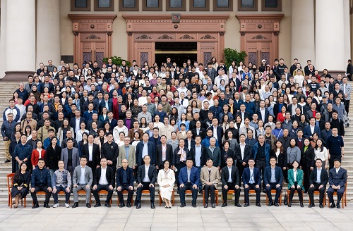 与会领导嘉宾师生合影.JPG 与会领导嘉宾师生合影.JPG