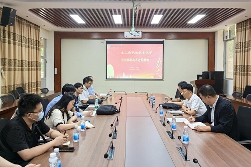 见面会现场.jpg 见面会现场.jpg
