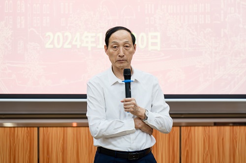 和飞讲话.jpg 和飞讲话.jpg